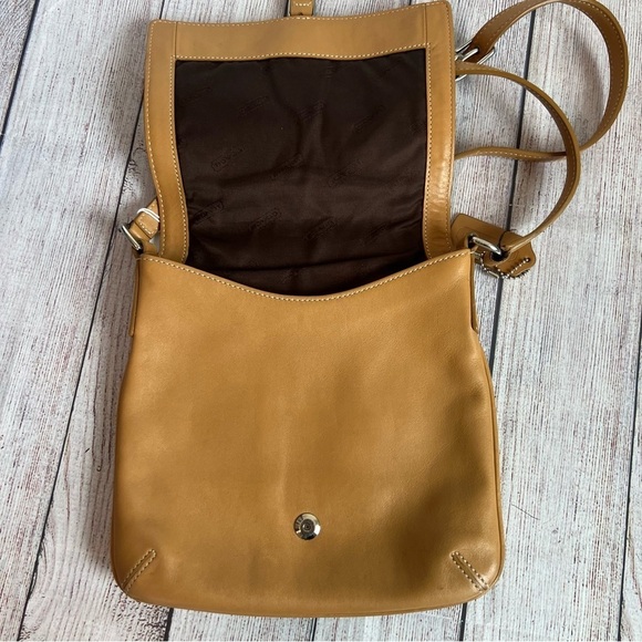 COACH Vintage Legacy Flap Crossbody Bag - Picture 8 of 9